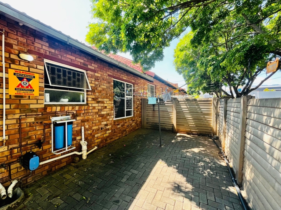 3 Bedroom Property for Sale in Langenhovenpark Free State